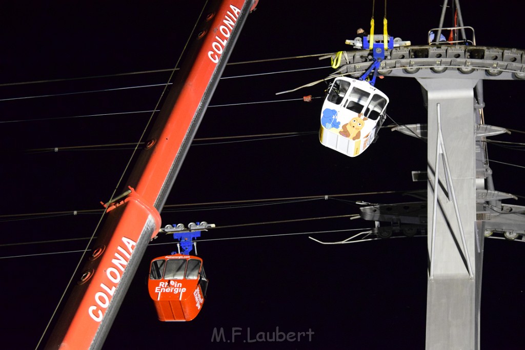 Koelner Seilbahn Gondel blieb haengen Koeln Linksrheinisch P902.JPG - Miklos Laubert